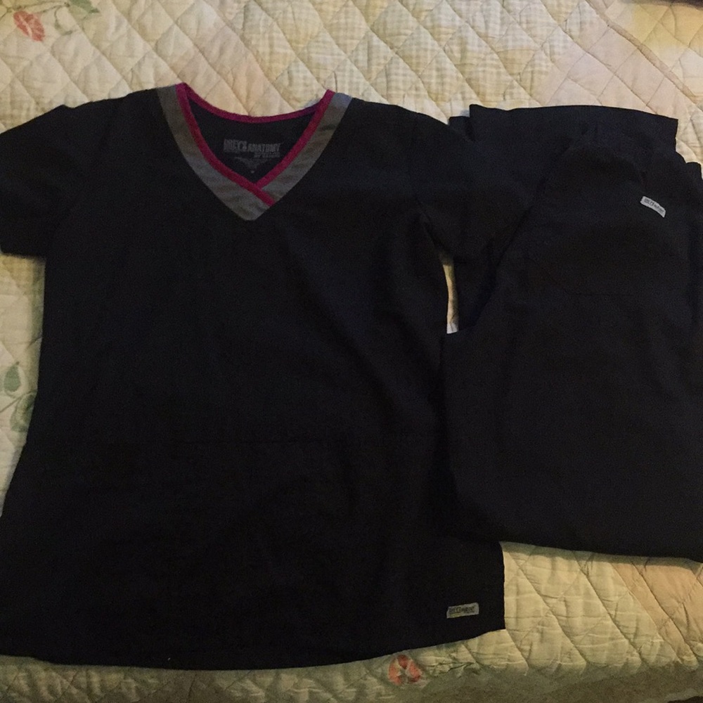 Scrub set